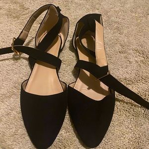 black sandels size 8 CUTEST !!